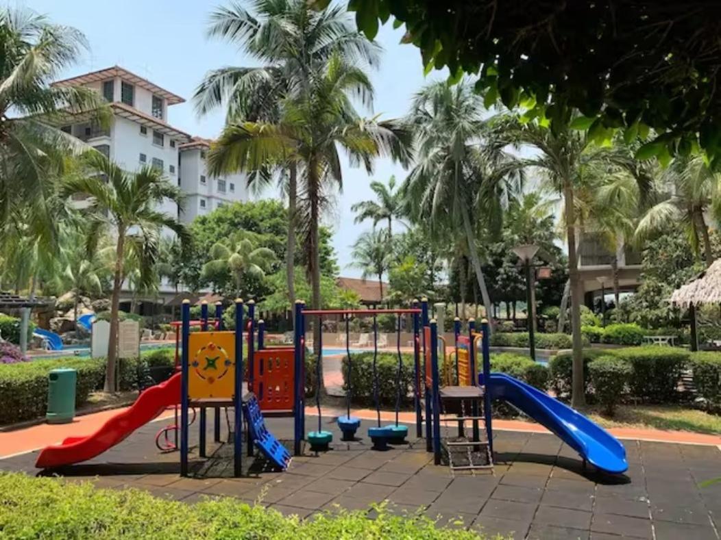 Gracious ~ Walking Distance To See, Shop And Eat Malacca Exterior photo